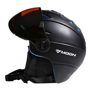 Ski & Snowboard Helmet With Integrated Visor